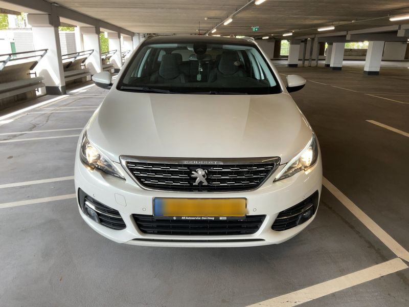 Peugeot 308 1.5 Blue-HDi Allure Business 2019 – снимка 14