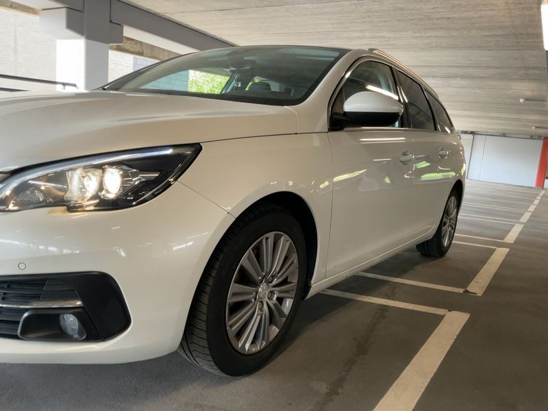 Peugeot 308 1.5 Blue-HDi Allure Business 2019 – снимка 2
