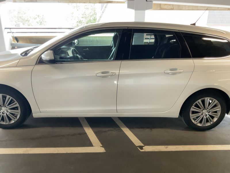 Peugeot 308 1.5 Blue-HDi Allure Business 2019 – снимка 4