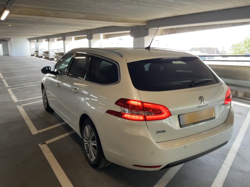 Peugeot 308 1.5 Blue-HDi Allure Business 2019 – снимка 6