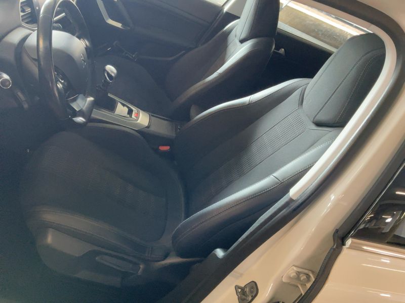 Peugeot 308 1.5 Blue-HDi Allure Business 2019 – снимка 16