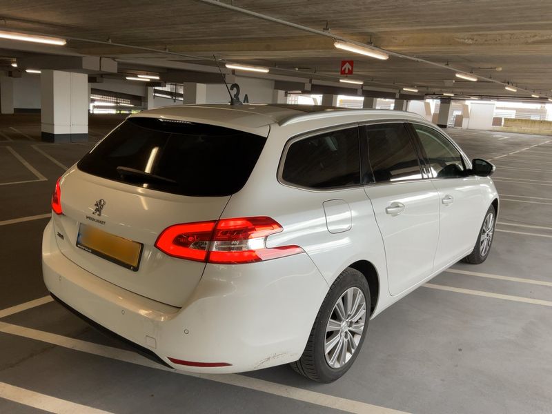 Peugeot 308 1.5 Blue-HDi Allure Business 2019 – снимка 8