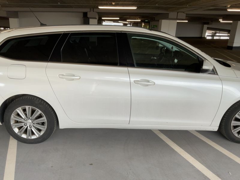 Peugeot 308 1.5 Blue-HDi Allure Business 2019 – снимка 10