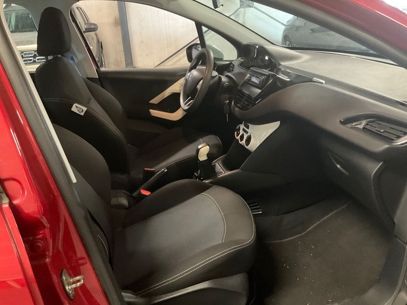 Peugeot 208 1.0 VTi Like 2014 – снимка 3