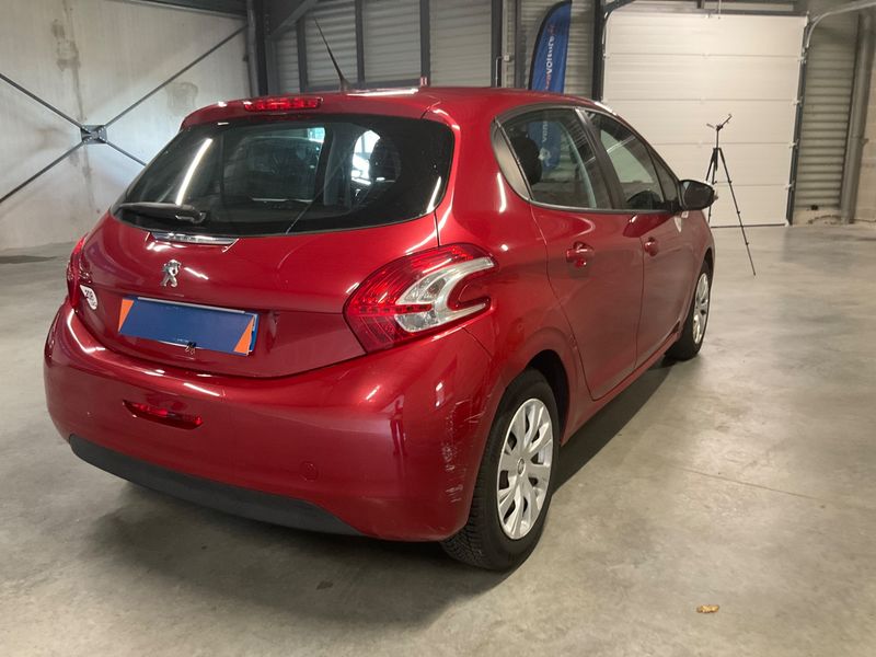 Peugeot 208 1.0 VTi Like 2014 – снимка 2