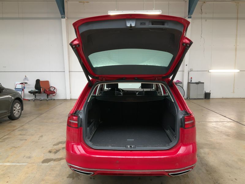 Volkswagen Passat 2.0 TDI Highline 4Motion BlueMotion Tech 2015 – снимка 15