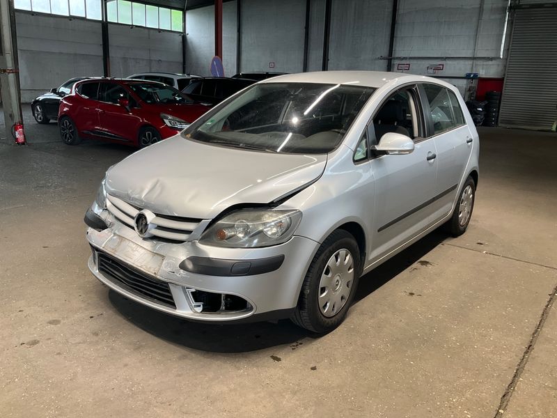 Volkswagen Golf V Plus 1.6 FSI Trendline 2006 – снимка 1