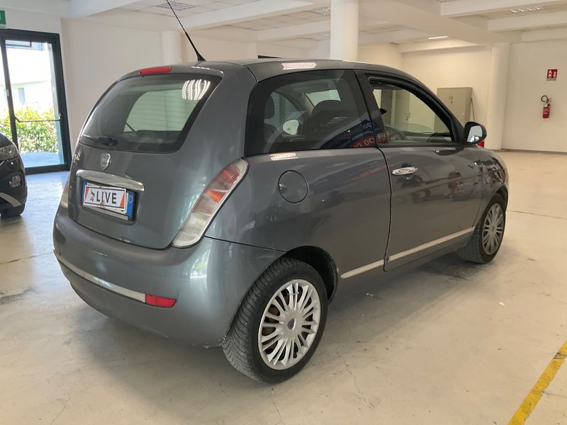 Lancia Ypsilon 1.3 JTD Multijet Diva 2010 – снимка 2