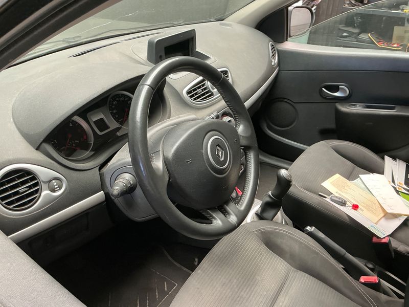 Renault Clio 1.5 dCi Expression 2012 – снимка 3