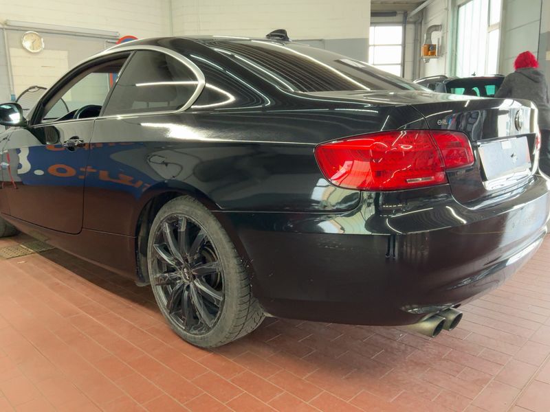 BMW 3er 330i xDrive 2010 – снимка 6