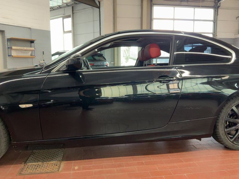 BMW 3er 330i xDrive 2010 – снимка 4