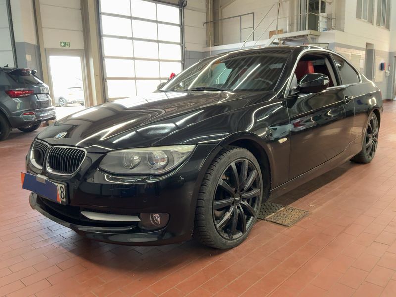 BMW 3er 330i xDrive 2010 – снимка 1