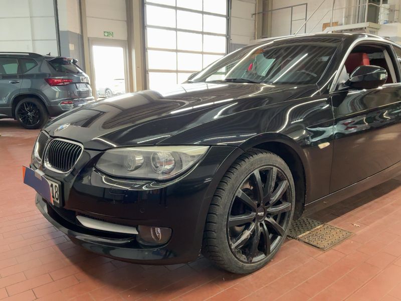 BMW 3er 330i xDrive 2010 – снимка 2