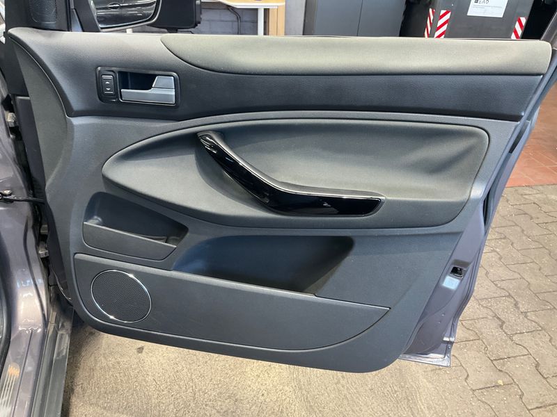 Ford Kuga 2.0 TDCi Titanium 2012 – снимка 33