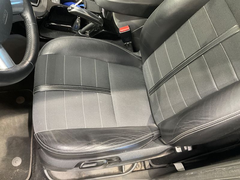 Ford Kuga 2.0 TDCi Titanium 2012 – снимка 26