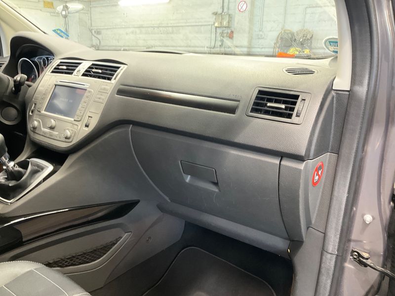 Ford Kuga 2.0 TDCi Titanium 2012 – снимка 31