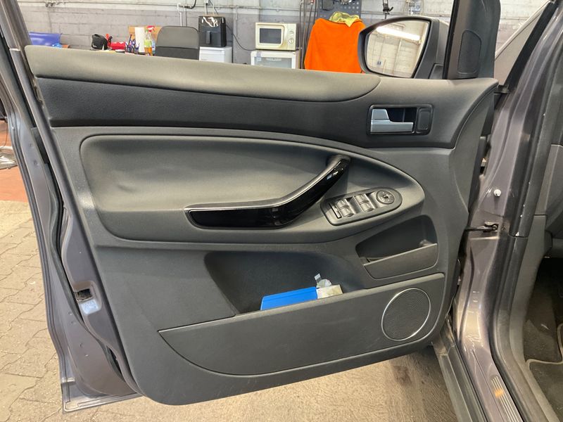Ford Kuga 2.0 TDCi Titanium 2012 – снимка 32