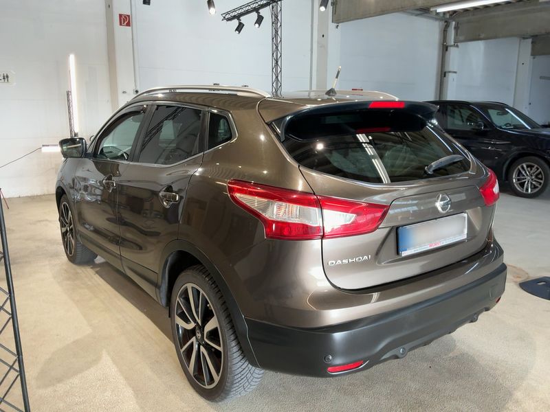 Входящ номер:	SH35072 Отчитане на километража.:	215 076 km снимка 2