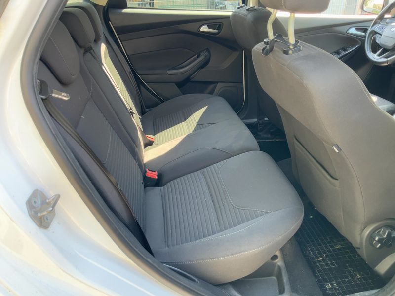 Ford Focus 1.5 EcoBoost Titanium 2015 – снимка 19