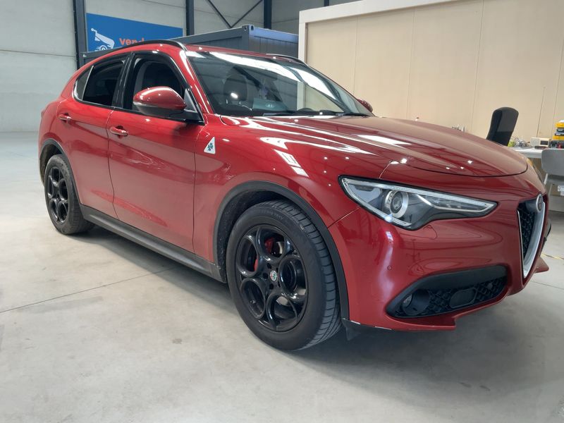 Alfa Romeo Stelvio 2.2 JTDM Super 2WD 2017 – снимка 12