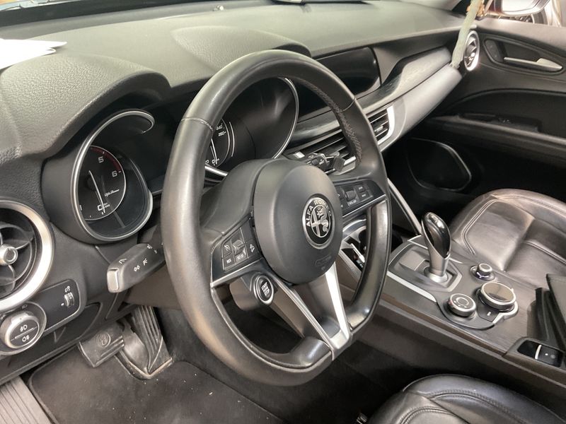 Alfa Romeo Stelvio 2.2 JTDM Super 2WD 2017 – снимка 24