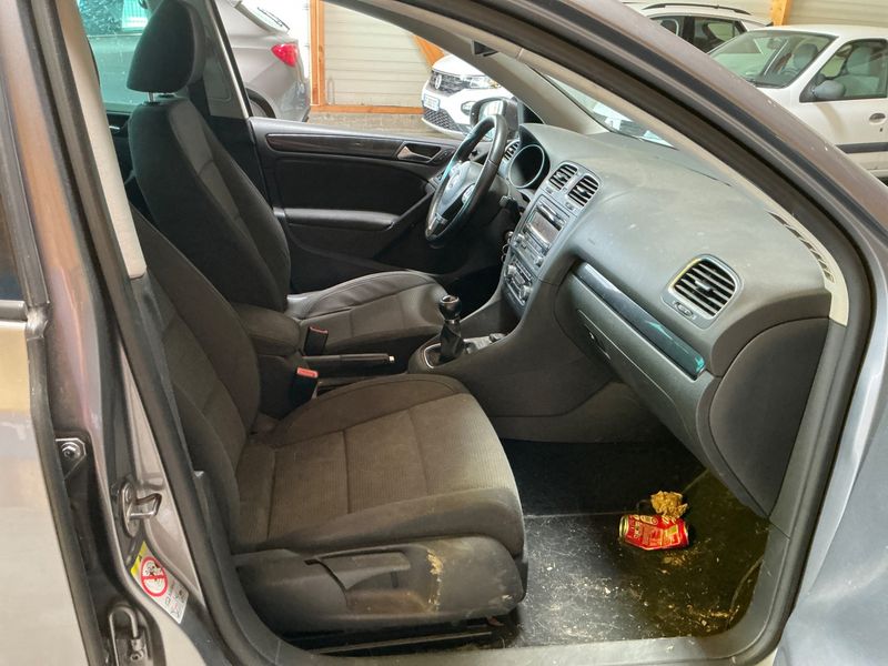 Volkswagen Golf VI 1.6 TDI Comfortline BlueMotion Tech 2010 – снимка 3