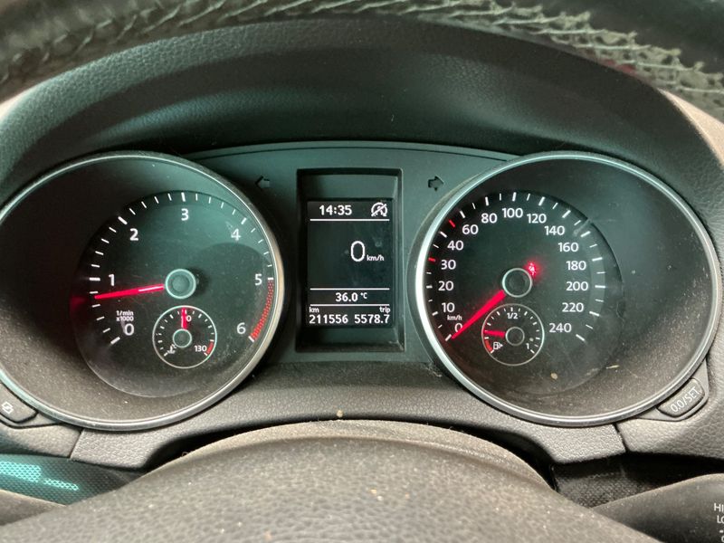 Volkswagen Golf VI 1.6 TDI Comfortline BlueMotion Tech 2010 – снимка 4