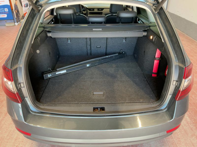 Skoda Octavia 2.0 TDI Style 4x4 2018 – снимка 15