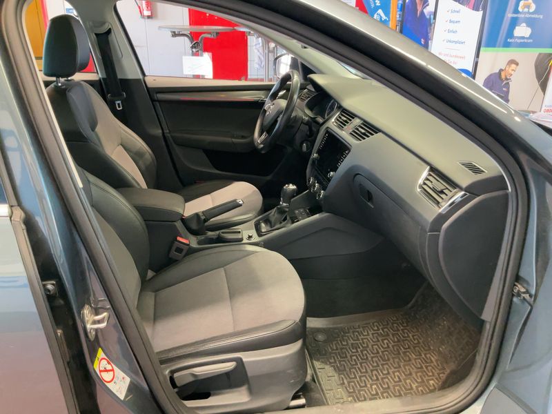 Skoda Octavia 2.0 TDI Style 4x4 2018 – снимка 16