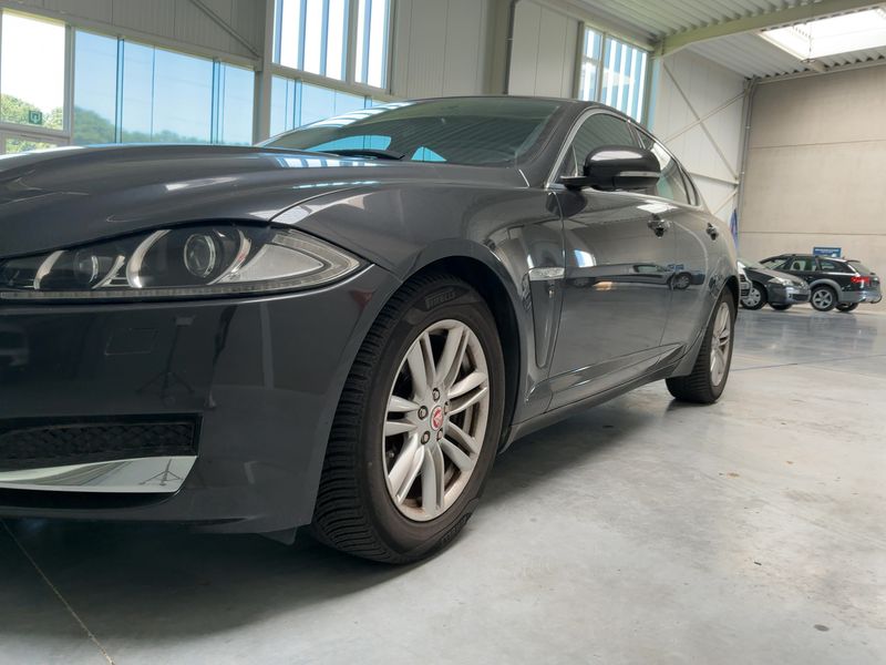 Jaguar XF 2.2 D Eco 2015 – снимка 2
