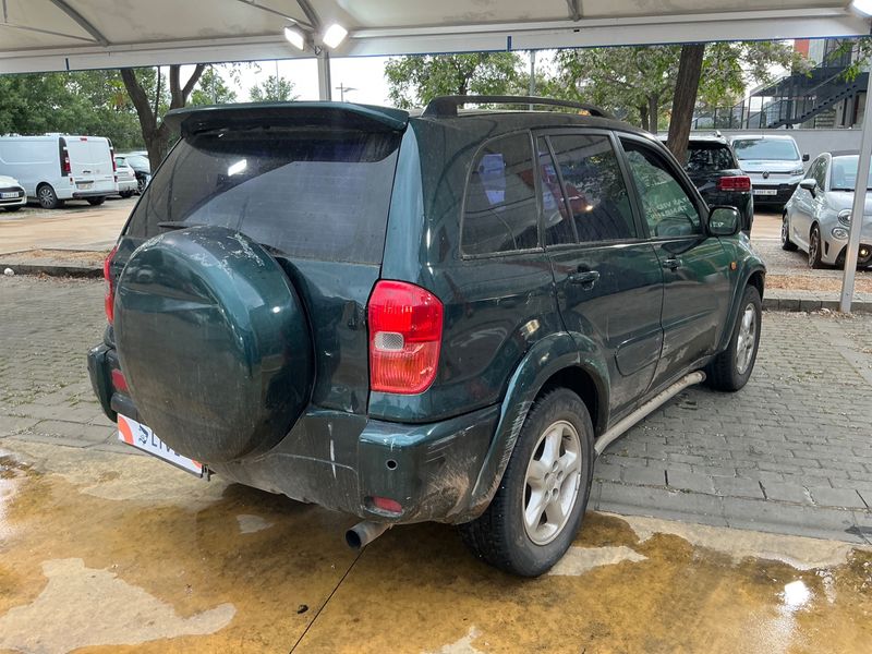 Toyota RAV 4 2.0 Sol 4x4 2001 – снимка 2