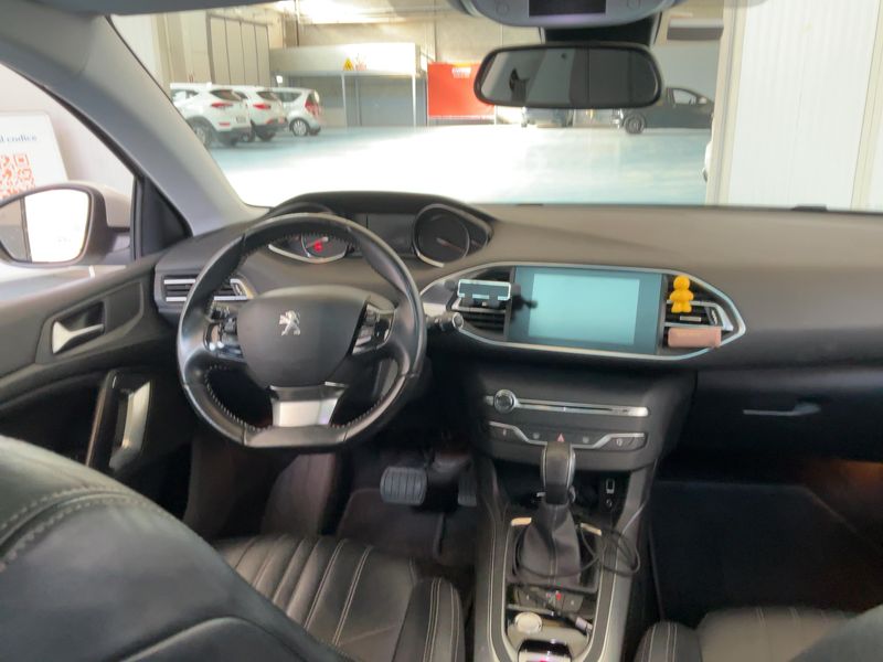 Peugeot 308 2.0 Blue-HDi Allure 2014 – снимка 17
