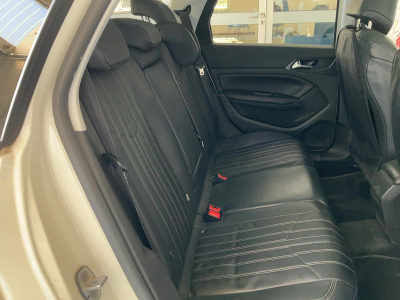Peugeot 308 2.0 Blue-HDi Allure 2014 – снимка 19