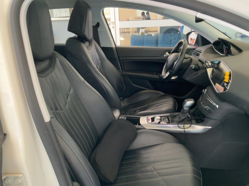 Peugeot 308 2.0 Blue-HDi Allure 2014 – снимка 16