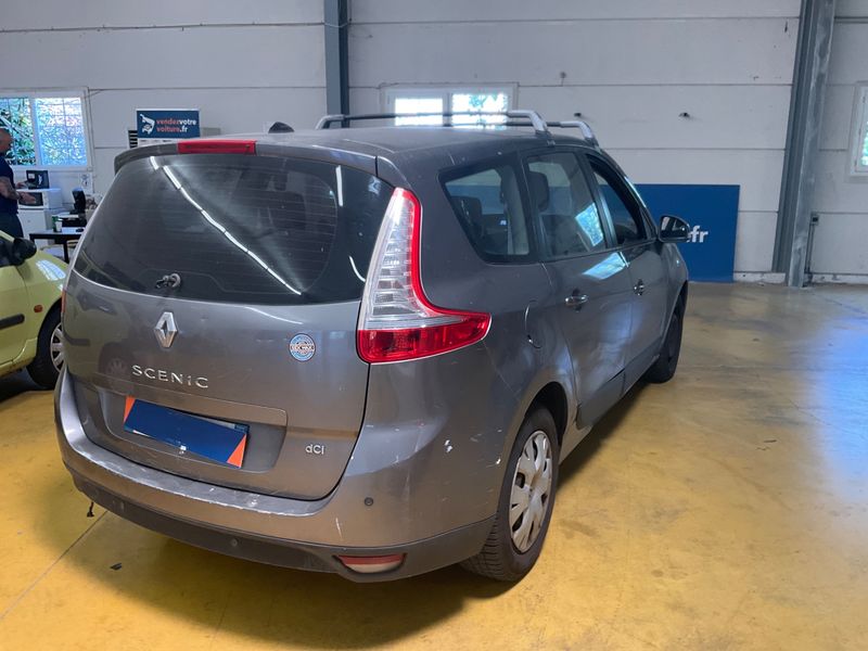 Renault Grand Scenic 1.5 dCi Expression 2011 – снимка 2