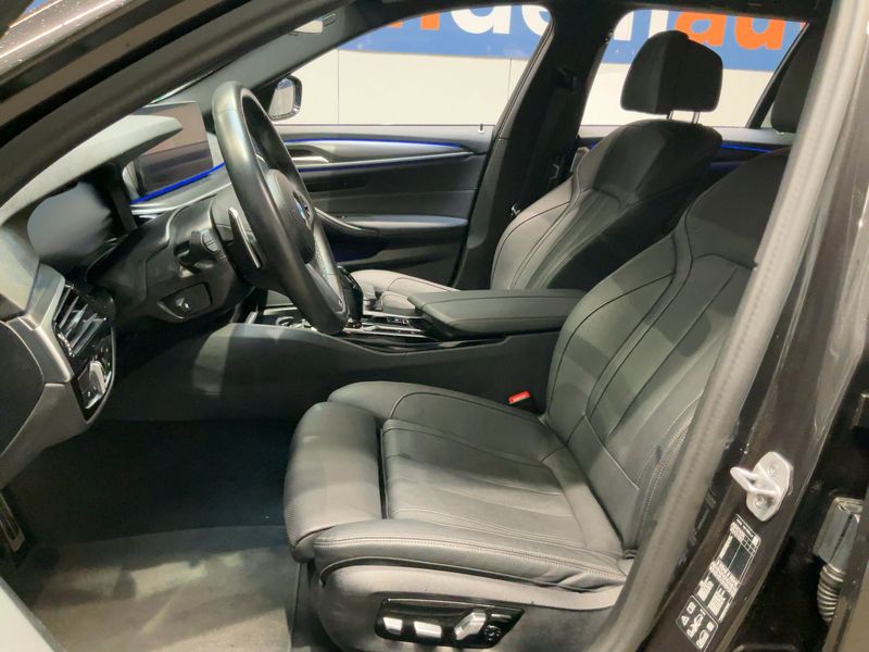 BMW 5er 520d Mild-Hybrid xDrive M Sport 2023 – снимка 16