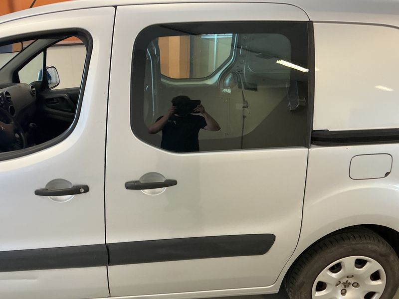 Peugeot Partner 1.6 HDi L2 Komfort 2015 – снимка 35