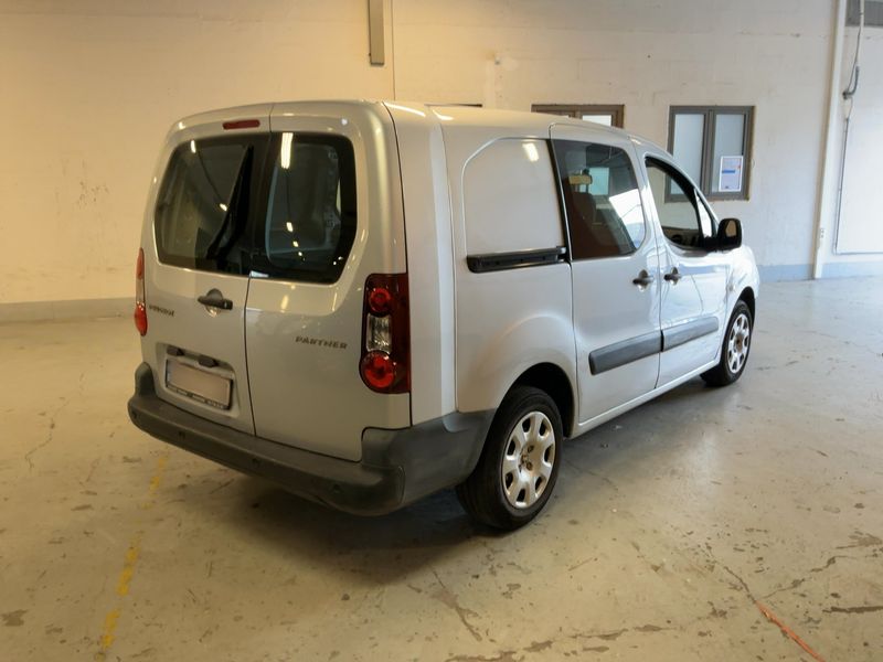 Peugeot Partner 1.6 HDi L2 Komfort 2015 – снимка 8