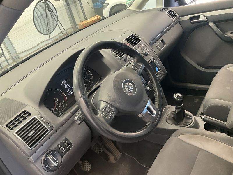 Volkswagen Touran 2.0 TDI Life BlueMotion Tech 2014 – снимка 34