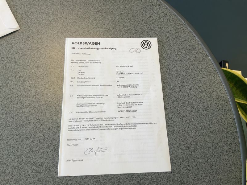 Volkswagen Touran 2.0 TDI Life BlueMotion Tech 2014 – снимка 22