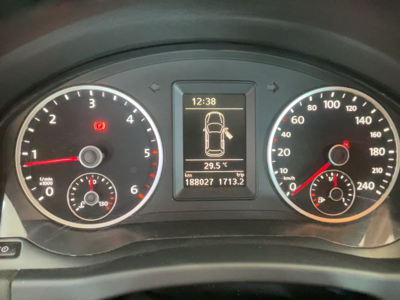Volkswagen Tiguan 2.0 TDI Advance BlueMotion Tech 2014 – снимка 18
