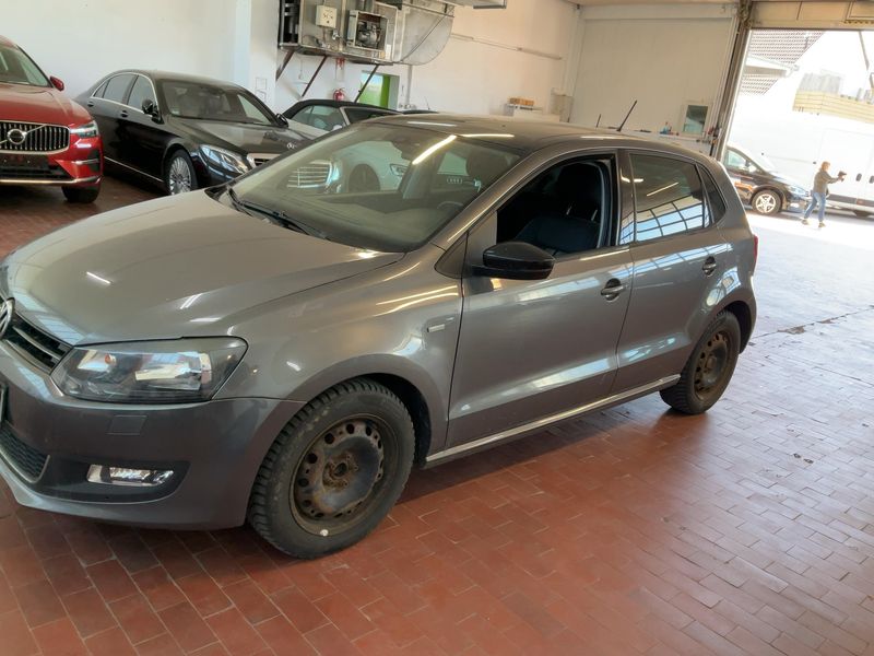 Volkswagen Polo 1.2 TSI Match 2013 – снимка 2