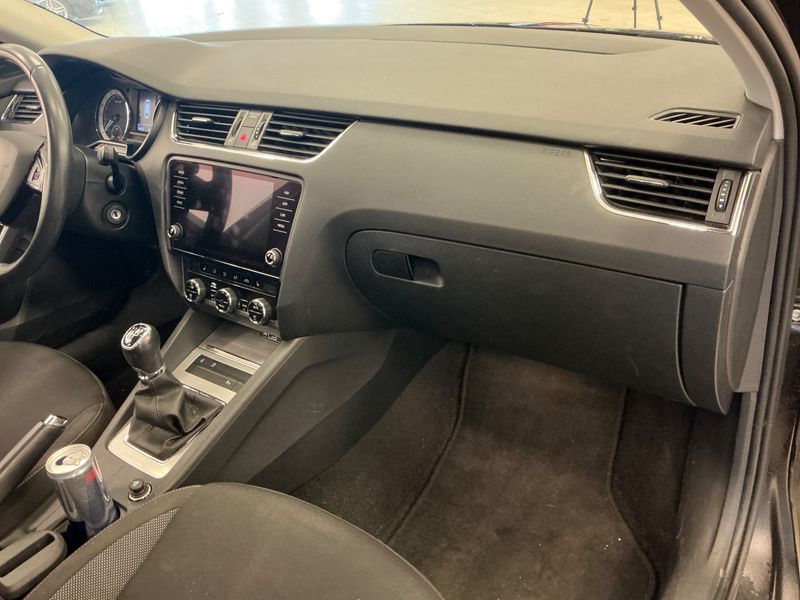 Skoda Octavia 1.6 TDI Ambition 2020 – снимка 25