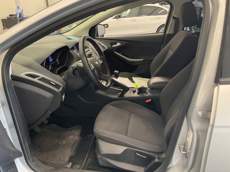 Ford Focus 1.0 EcoBoost Champions Edition 2013 – снимка 3