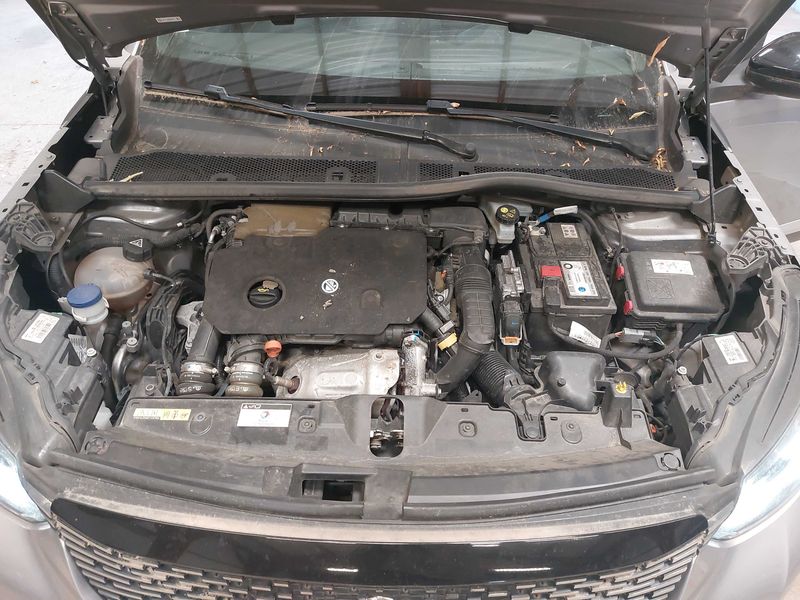 Peugeot 2008 1.5 Blue-HDi Allure 2023 – снимка 8