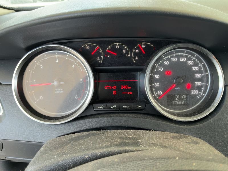 Peugeot 508 1.6 HDi Access 2012 – снимка 18