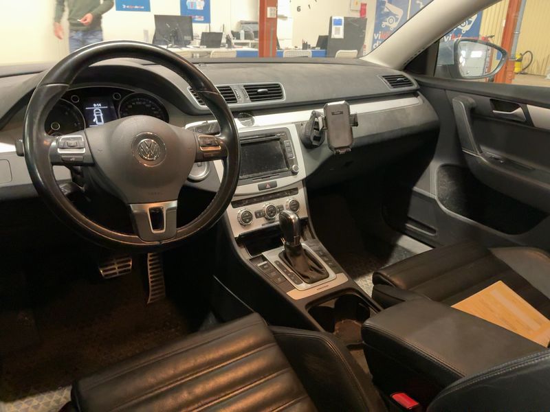 Volkswagen Passat 2.0 TDI 4Motion BlueMotion Tech 2014 – снимка 12