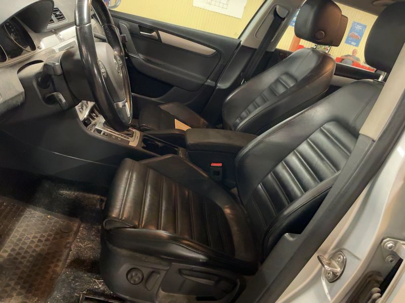 Volkswagen Passat 2.0 TDI 4Motion BlueMotion Tech 2014 – снимка 11