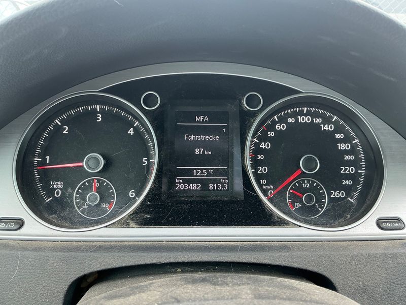 Volkswagen Passat 2.0 TDI 4Motion BlueMotion Tech 2014 – снимка 13