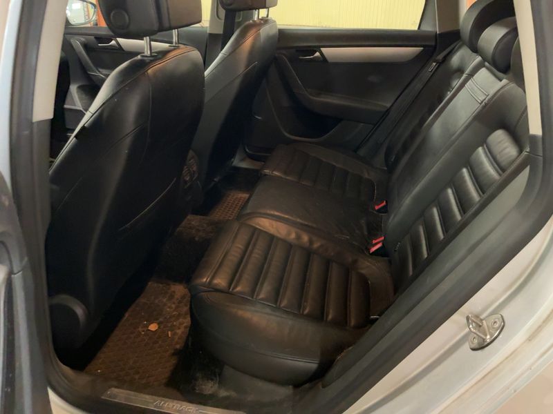 Volkswagen Passat 2.0 TDI 4Motion BlueMotion Tech 2014 – снимка 14